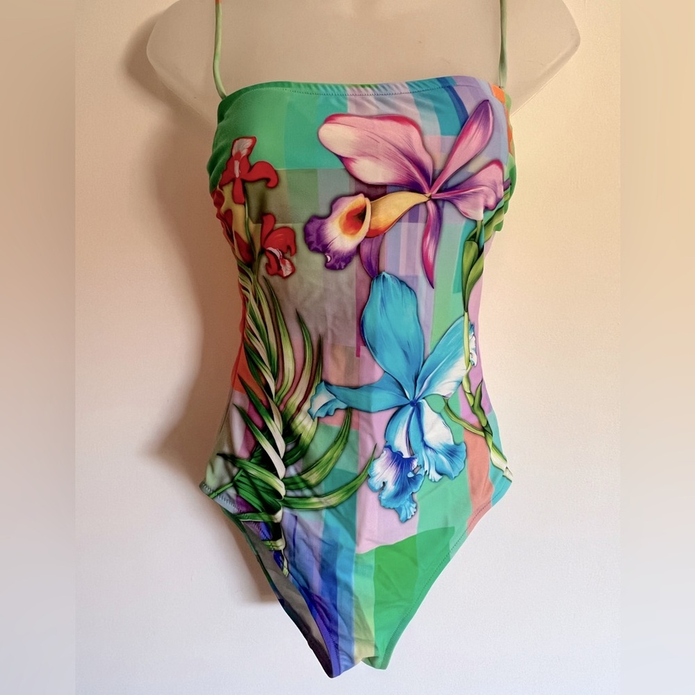GOTTEX swim suit, Sz 8. Only used for couple of photoshoots, great condition.